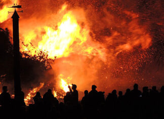 Bordeaux, gli incendi minacciano i vigneti