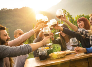 Qual è il trend di mercato dell’enoturismo? I dati presentati in anteprima in un webinar gratuito