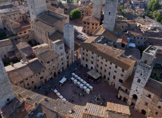 Calici di Stelle 2024: degustazioni sotto le stelle a San Gimignano