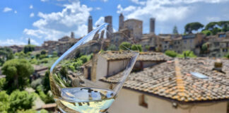 A Firenze la Vernaccia di San Gimignano si misura con il tempo